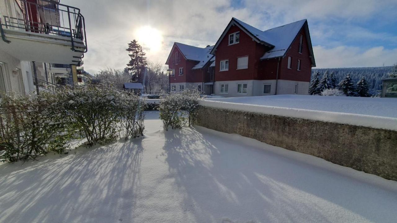 Wohlfuehl-Ferienwohnung Mit Tiefgarage Im Gruenen Oberhof  Exterior photo
