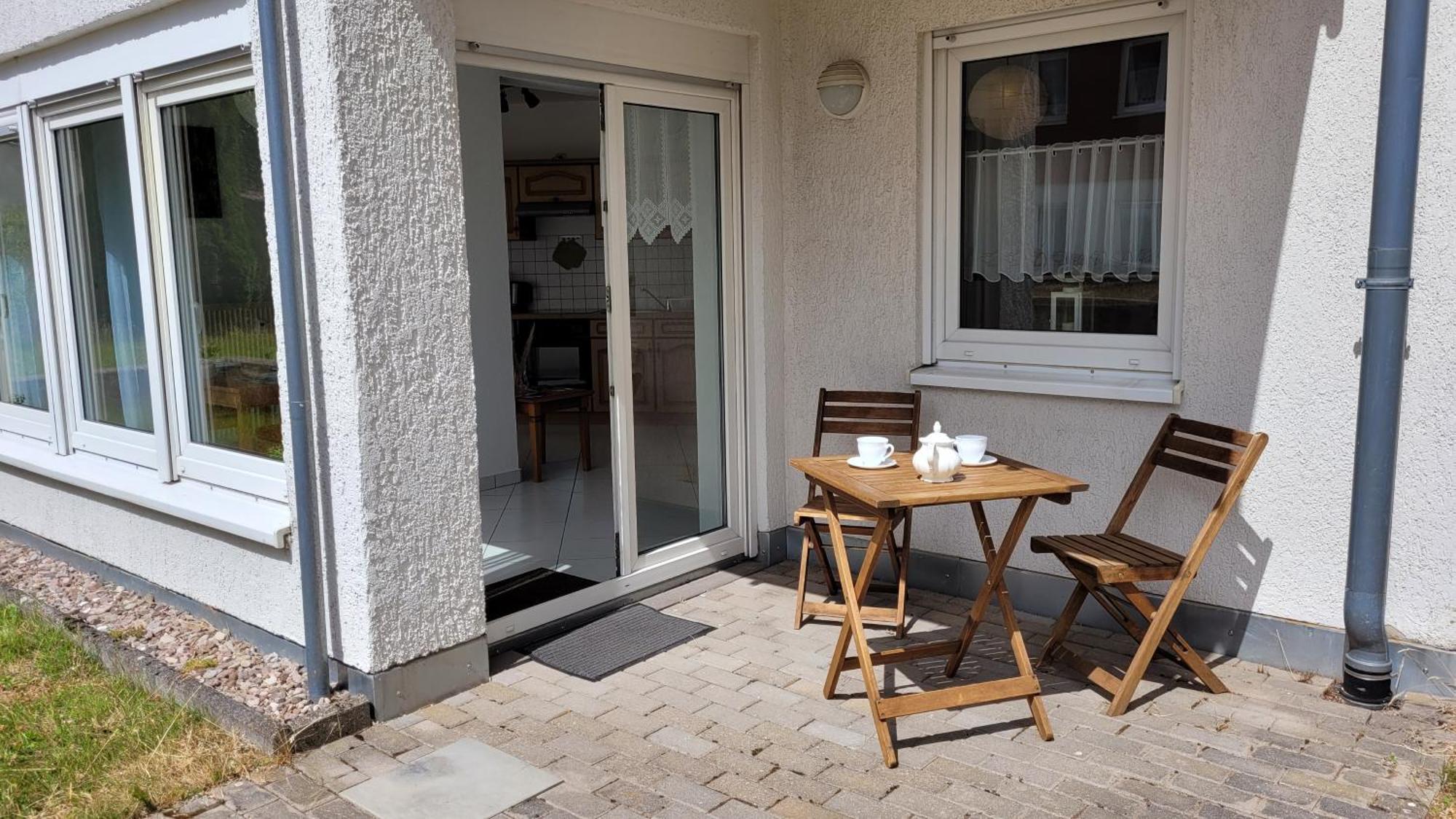 Wohlfuehl-Ferienwohnung Mit Tiefgarage Im Gruenen Oberhof  Exterior photo