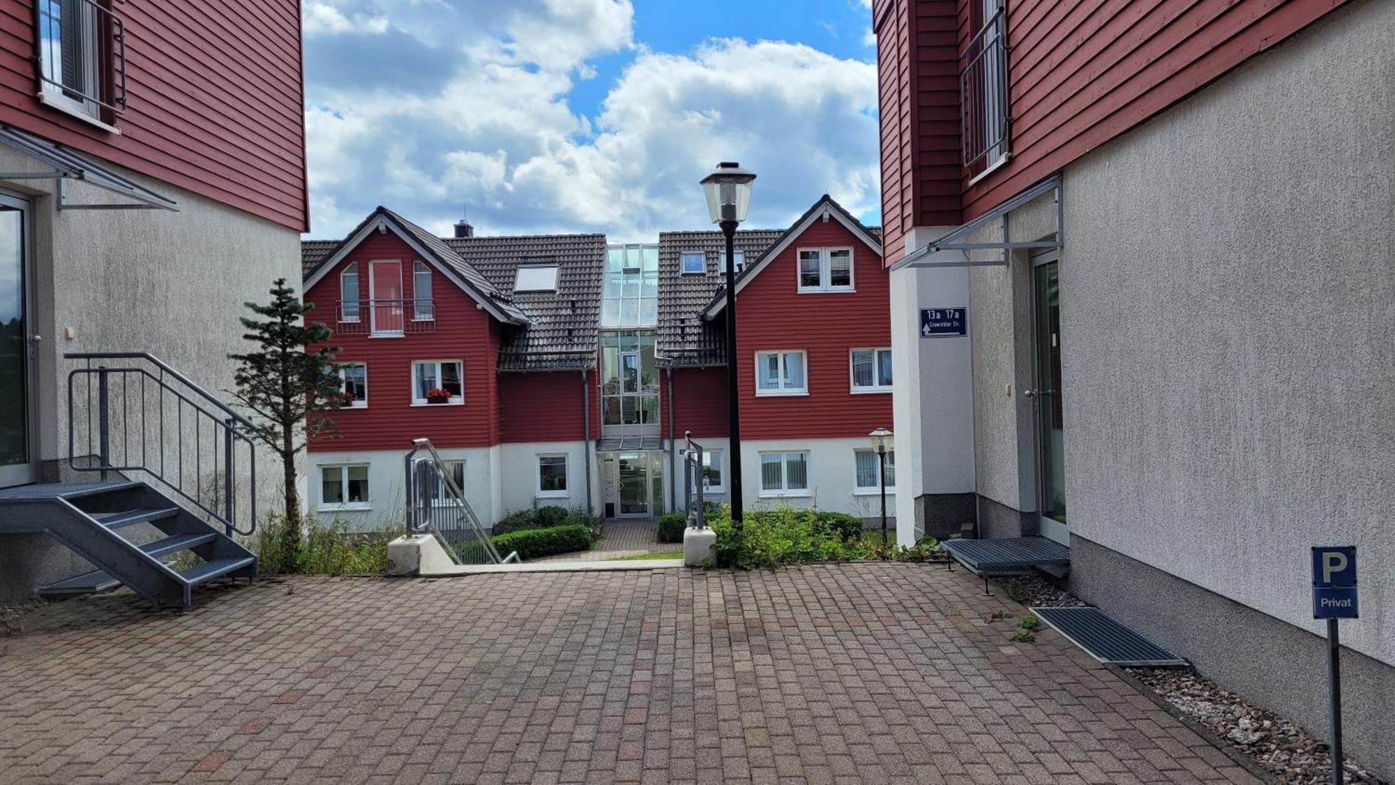 Wohlfuehl-Ferienwohnung Mit Tiefgarage Im Gruenen Oberhof  Exterior photo